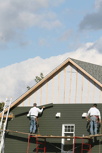 How To Choose The Right Materials for Your Siding Installation in 'Lamont, CA